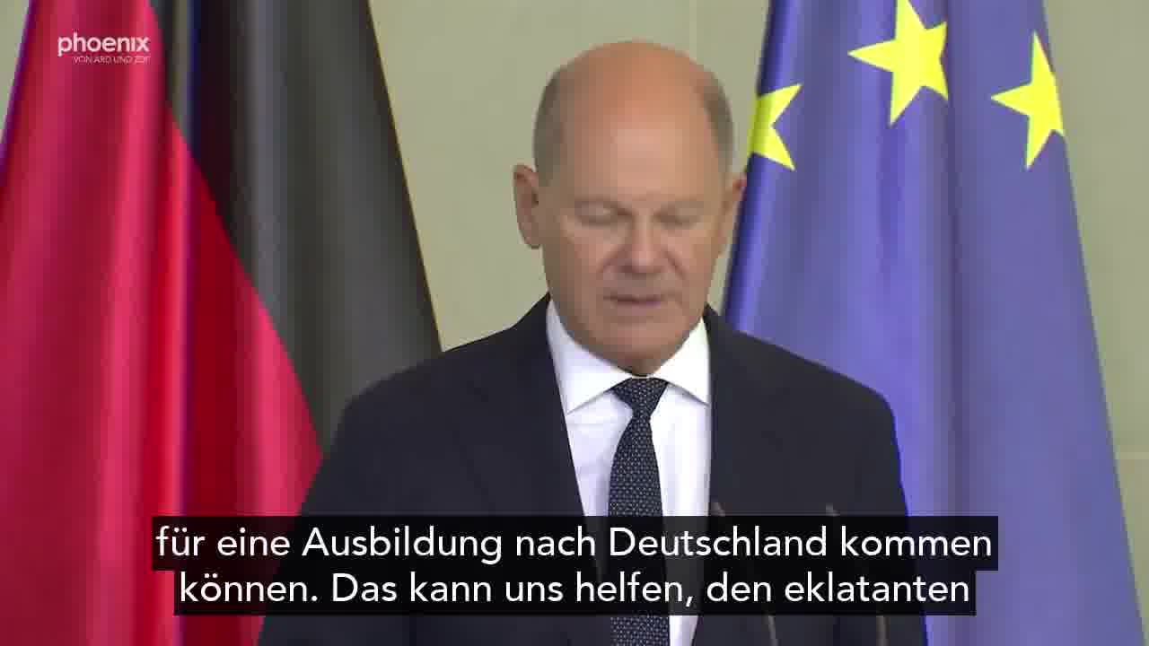 Un acuerdo muy importante, así define el canciller federal Scholz el nuevo acuerdo migratorio entre Alemania y Kenia. Los trabajadores cualificados o los futuros aprendices deberían poder venir a Alemania más fácilmente y debería simplificarse la repatriación de los kenianos sin derecho de residencia.